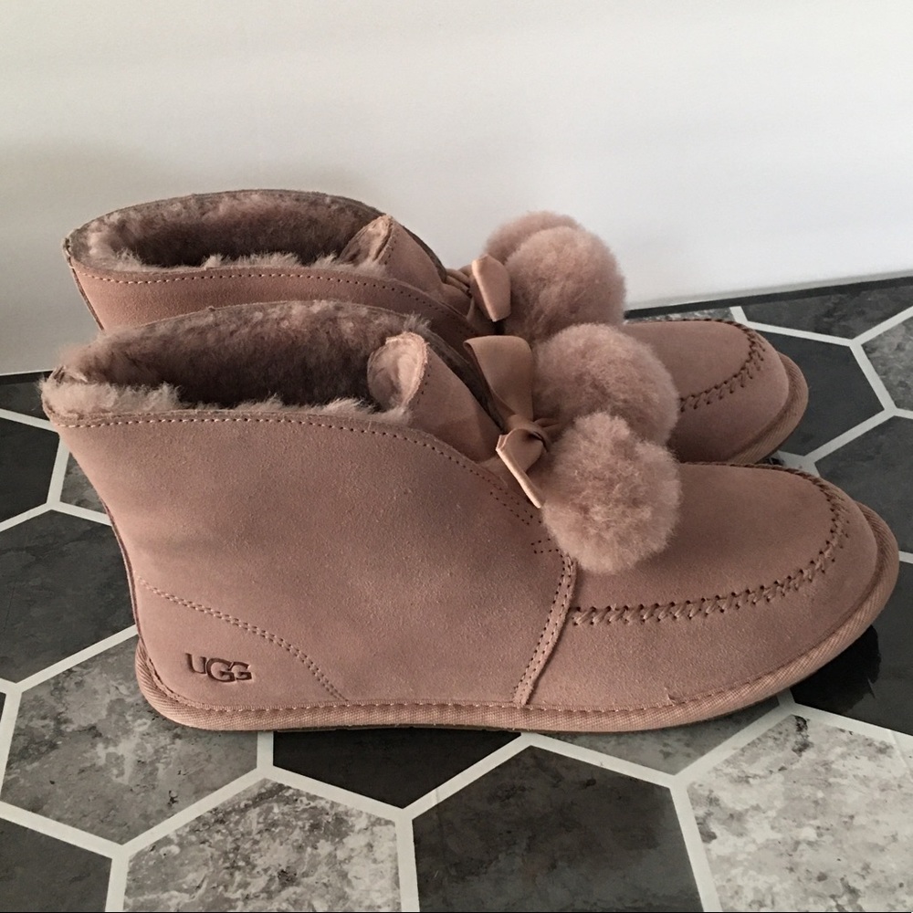 UGG KALLEN POM POM SLIPPERS